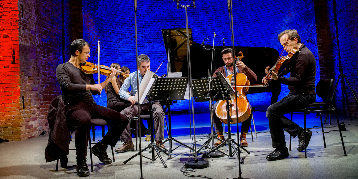Klavierduo FERHAN & FERZAN ÖNDER BORUSAN QUARTET &copy; Michel Neumeister